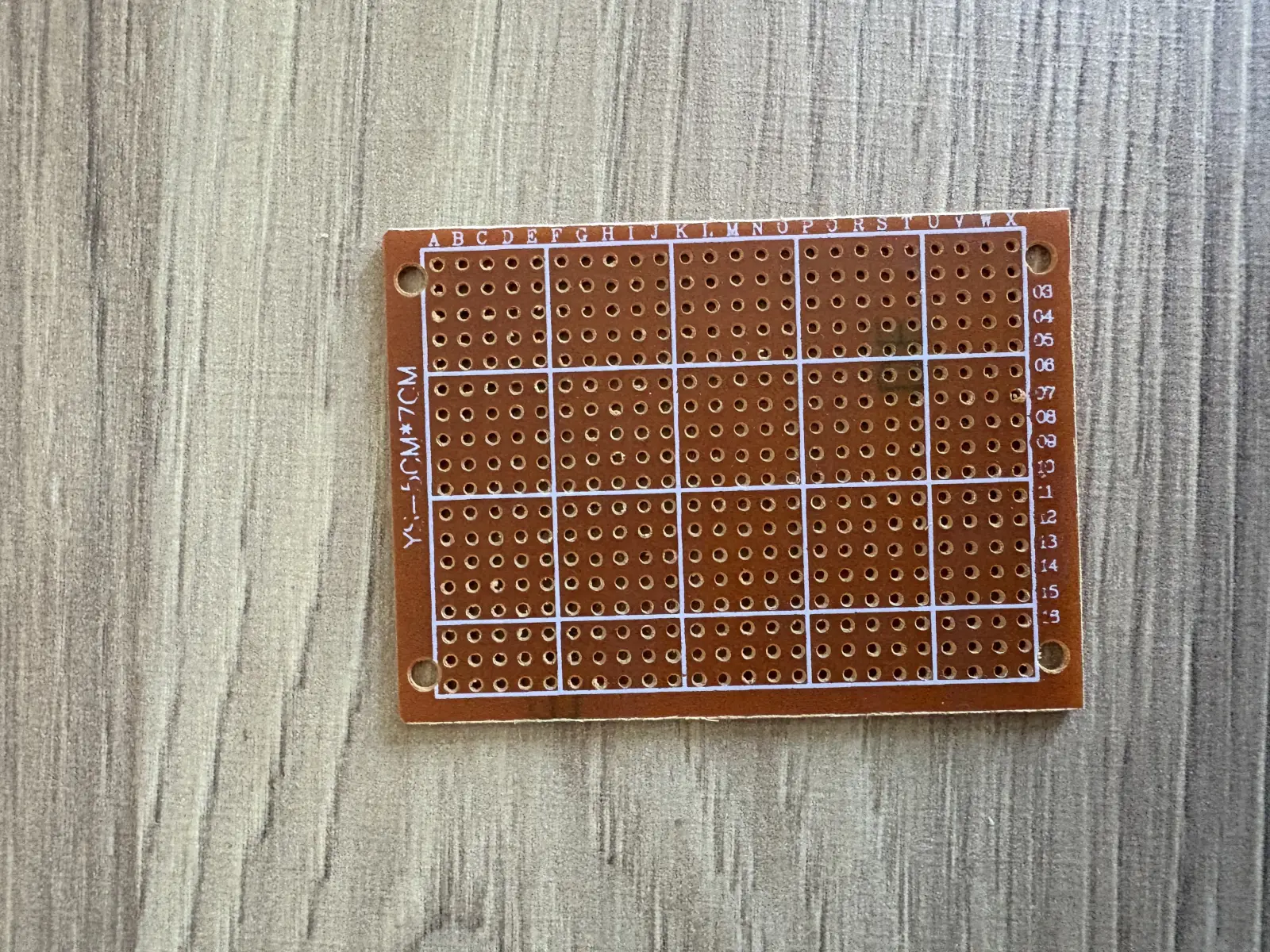 Placa PCB Universal Perforada 5x7cm – Prototipos Electrónicos