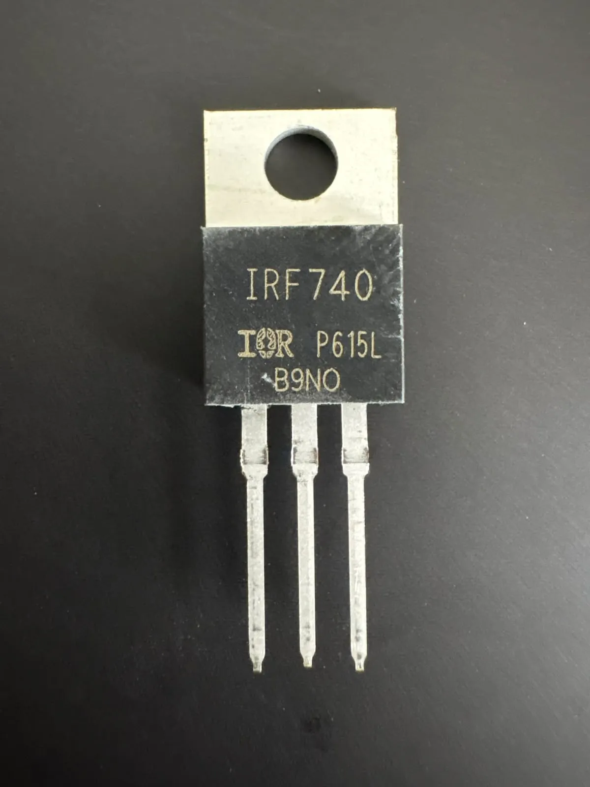 Transistor MOSFET Canal N IRF – TO-220 | Varios Modelos