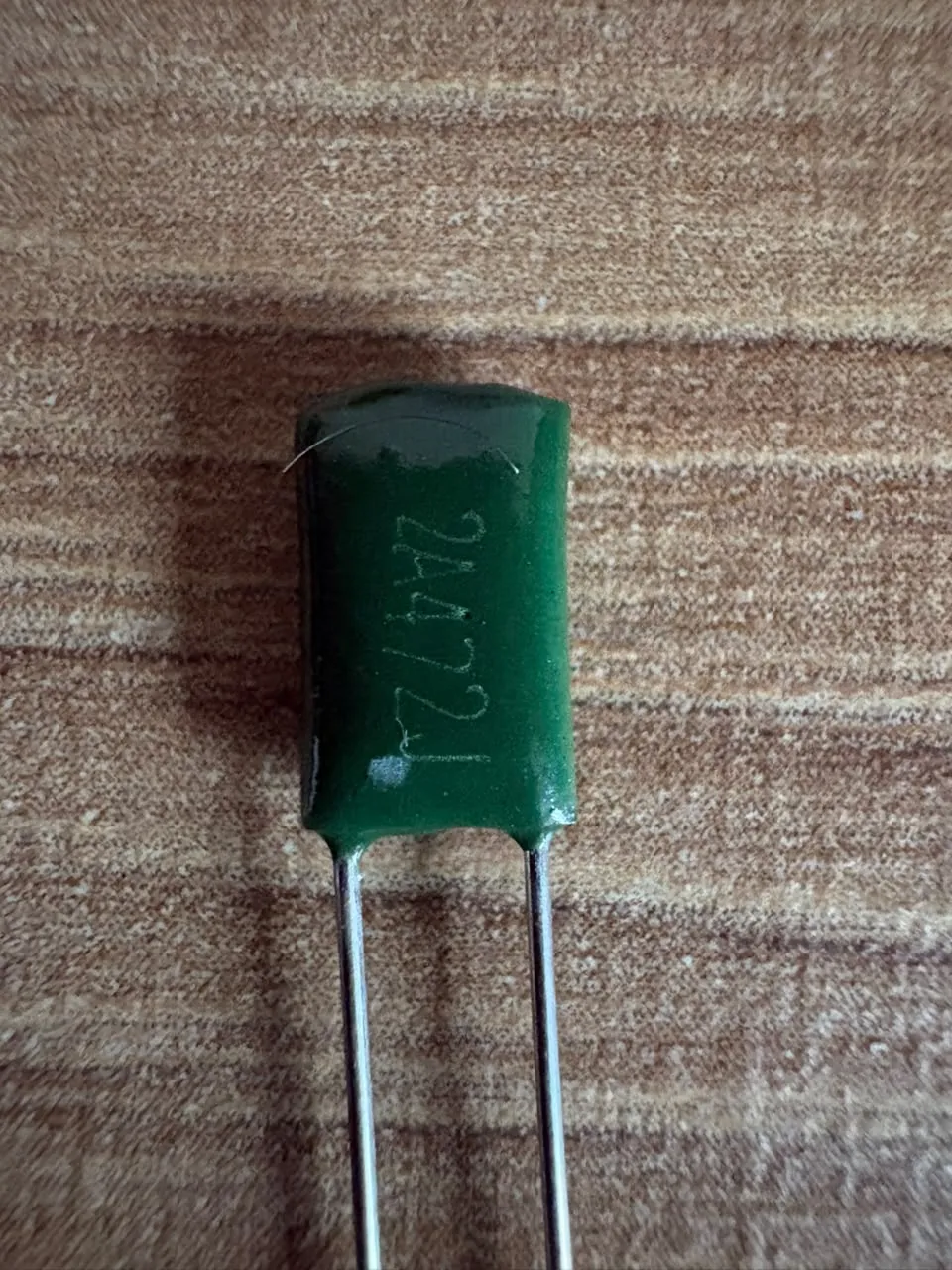 Capacitores de poliéster — 2A472J