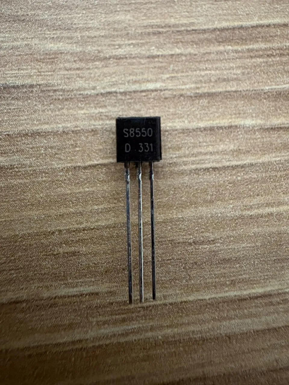 Transistores NPN y PNP TO-92 – Varios modelos — S8550