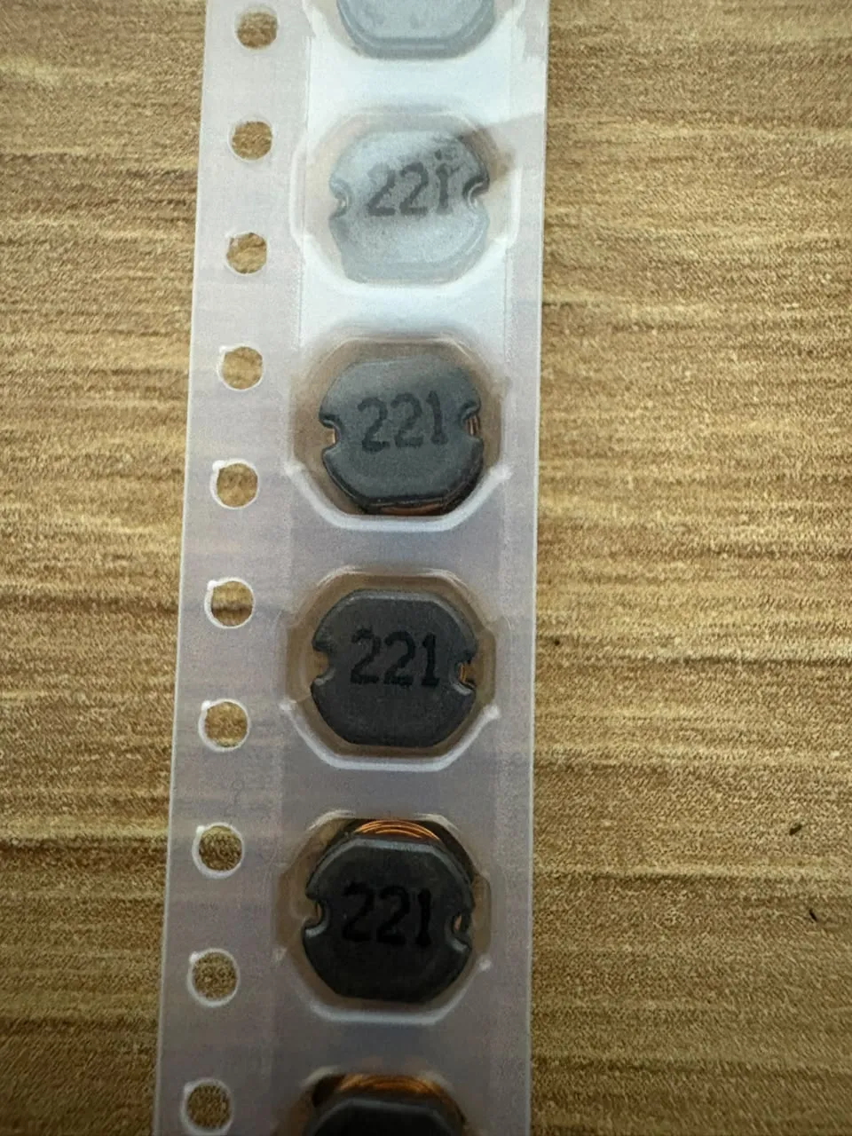 Inductores de potencia SMD – Varios valores — 221 – 220 µH