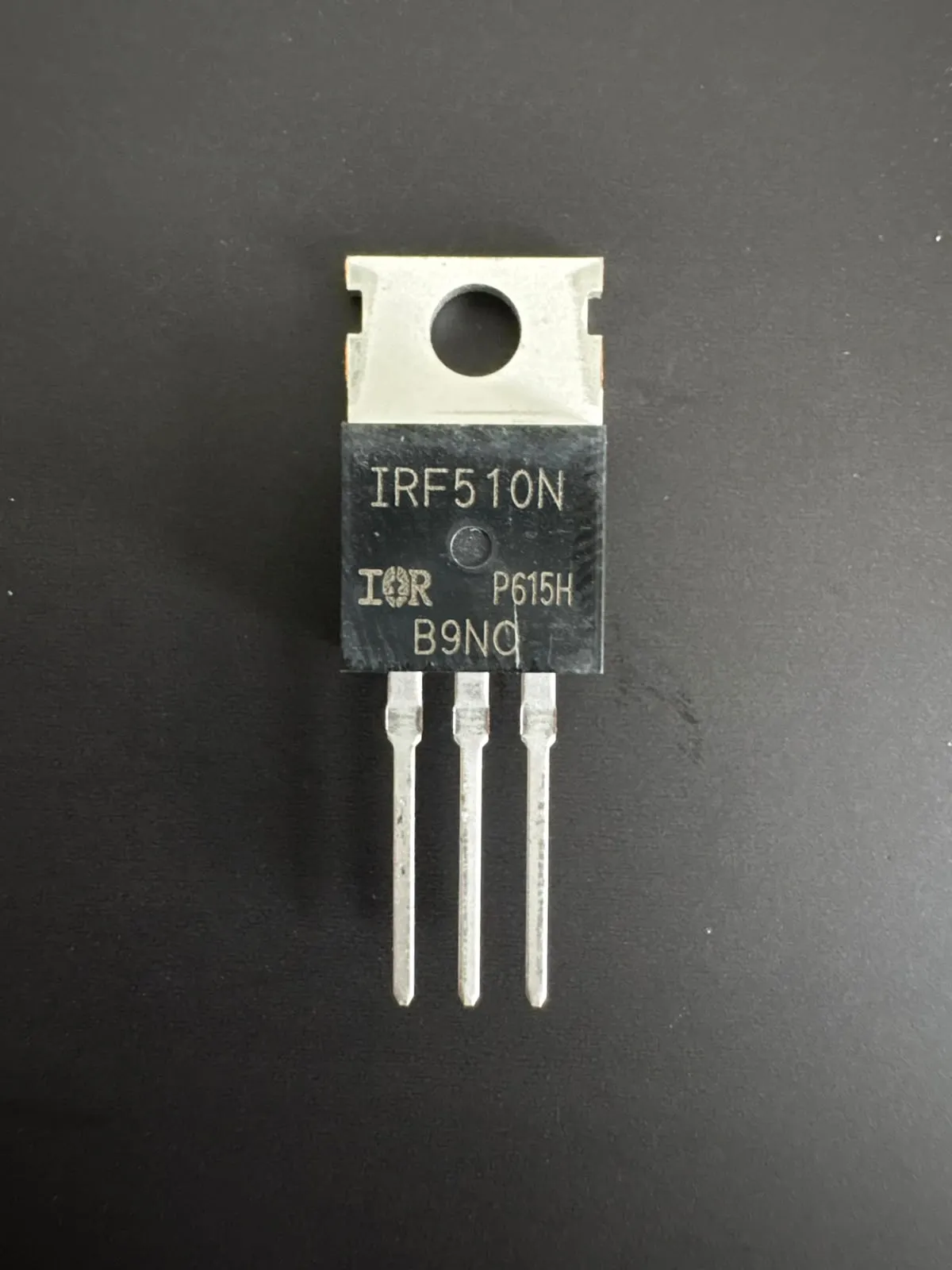 Transistor MOSFET Canal N IRF – TO-220 | Varios Modelos — IRF510N