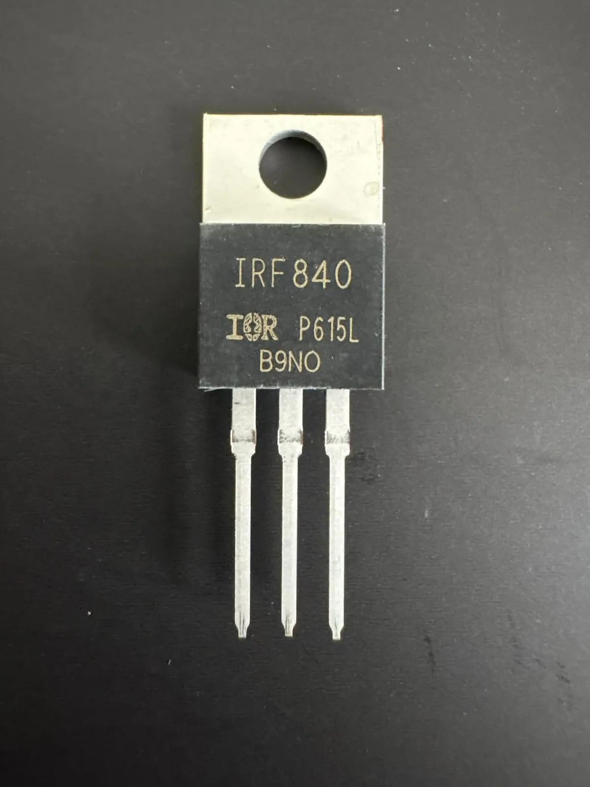 Transistor MOSFET Canal N IRF – TO-220 | Varios Modelos — IRF840